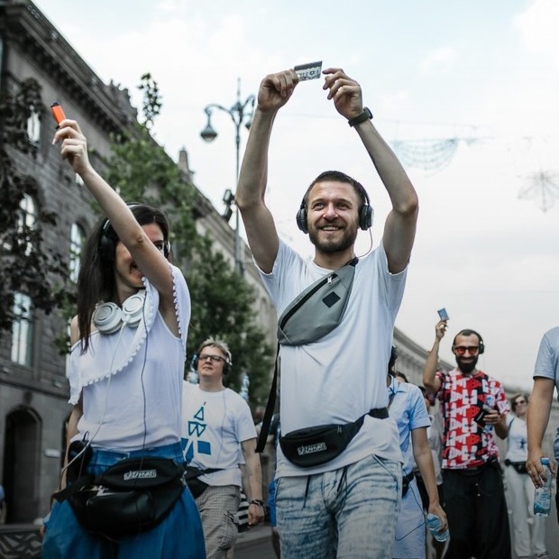 «Сцена – місто, актор – ви». Навіщо йти на виставу-прогулянку Remote Kyiv та як це працює — Репортаж на The Village Україна