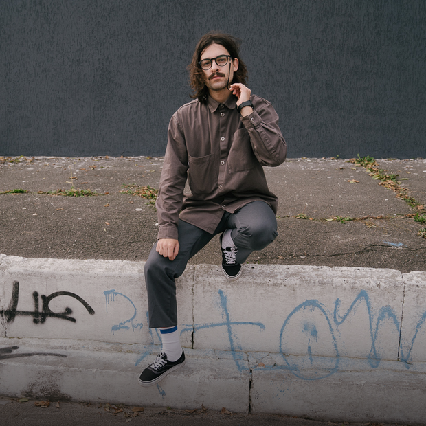 Стас Хутхофер, 24 роки, барбер, автор телеграм-каналу про кіно Huthofer — Зовнішній вигляд на The Village Україна