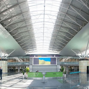 Фоторепортаж: В аэропорту Борисполь открыли самый большой на Украине терминал — Фоторепортаж на The Village Україна