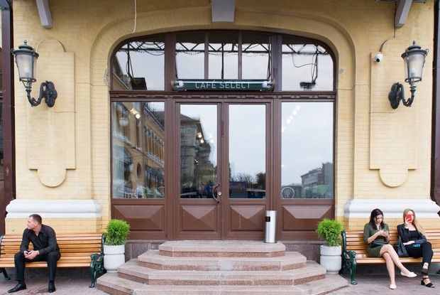 Cafe Select Eatery на Бессарабці — Нове місце на The Village Україна