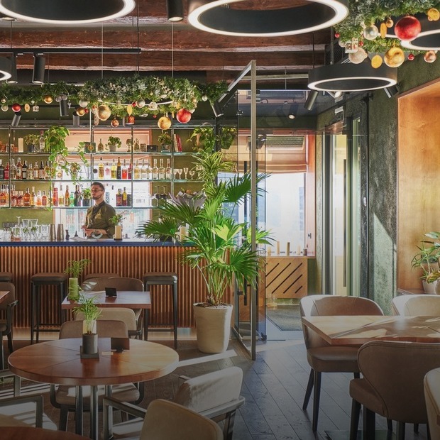Азійські страви та коктейлі в Green Bar біля Житнього ринку — Нове місце на The Village Україна