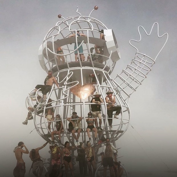 Діти-єдинороги та дракони у пустелі: Burning Man 2019 в Instagram — Фоторепортаж на The Village Україна