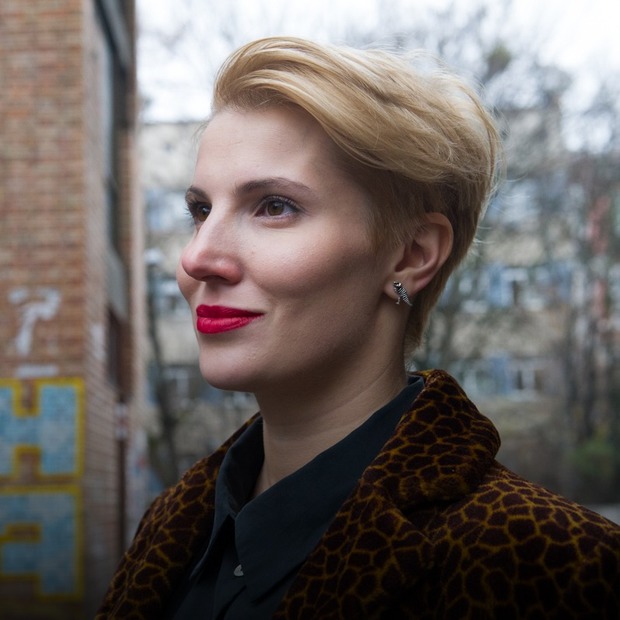 Люба Цибульська, засновниця «Зигзаг» та співвласниця «Косатки» — Зовнішній вигляд на The Village Україна