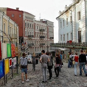 На Андреевском спуске проведут двухмесячный фестиваль современного искусства — Ситуація на The Village Україна