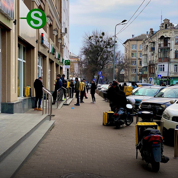 Карантин не для всіх. Як працюють люди, яких не відправили на дистанційну роботу — Люди в місті на The Village Україна
