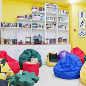 Новое место (Киев): Smart cafe BiblioTech — Нове місце на The Village Україна
