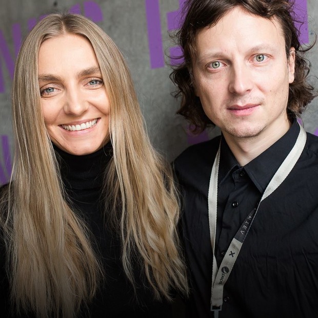 Антон та Ксенія Шнайдери: «Хочемо сподобатися, але не хочемо прикидатися» — Лекція на The Village Україна