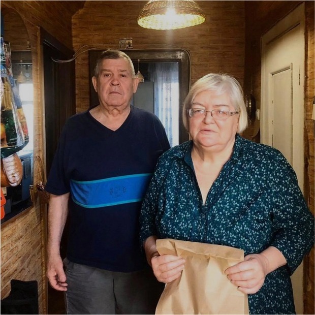 «Я ваша сусідка, сходжу для вас у магазин і в аптеку». Як ще можна допомогти стареньким на карантині — Люди в місті на The Village Україна
